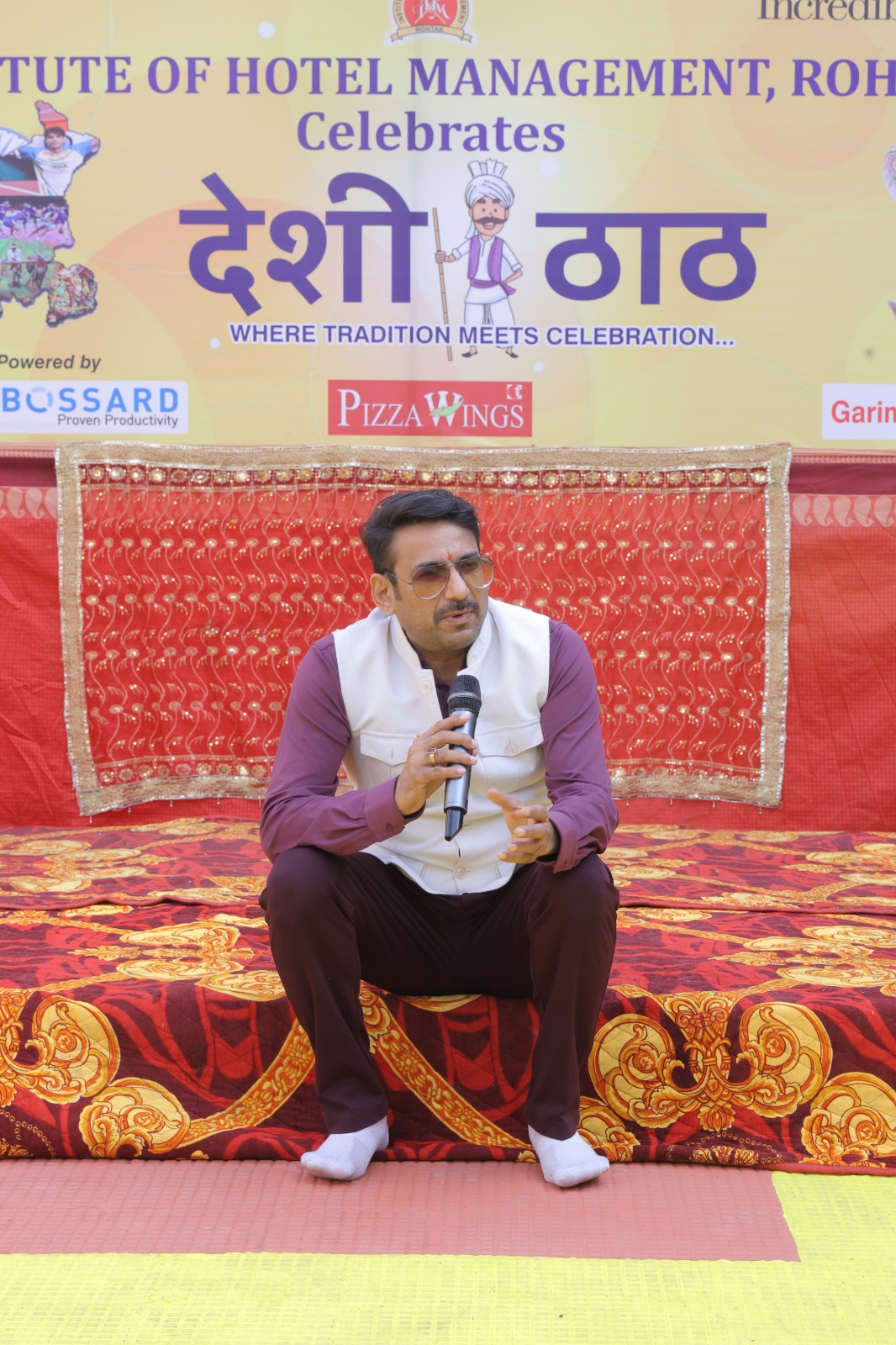 रोहतक के होटल मेनेजमेंट संस्थान में हुआ देसी ठाठ कार्यक्रम