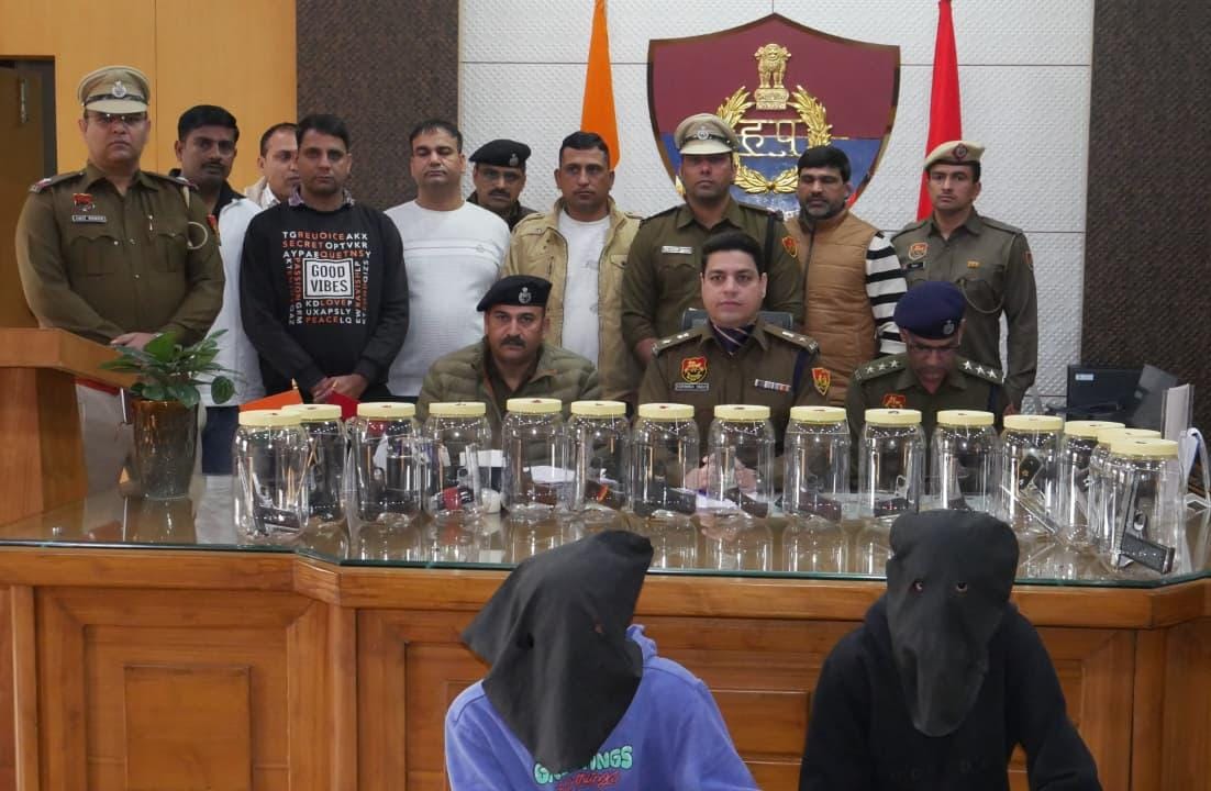 रोहतक पुलिस की अवैध हथियारो की सप्लाई करने वालो के खिलाफ की बडी कार्यवाही