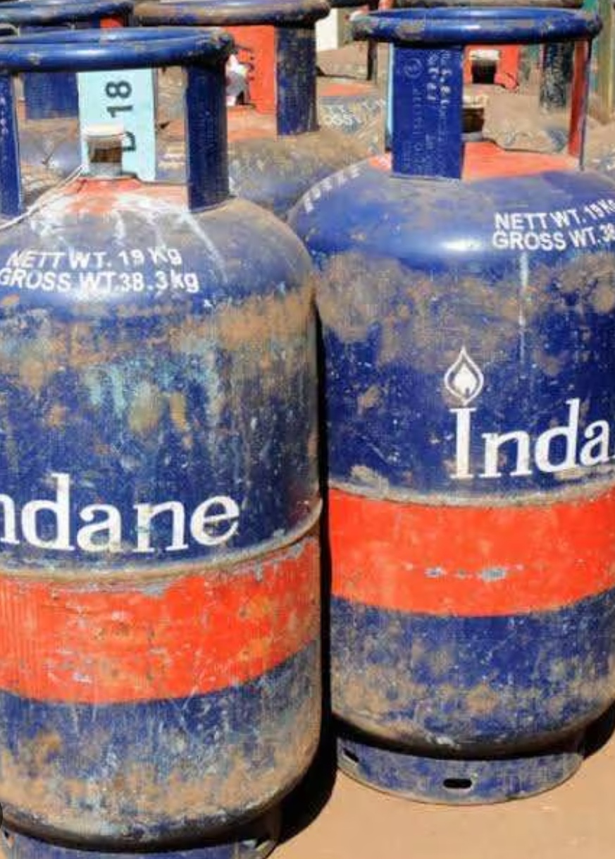 19 किलोग्राम वाले कमर्शियल LPG सिलेंडर के बड़े दाम, दिल्ली में कीमत आज से 3,071.5 रुपये।