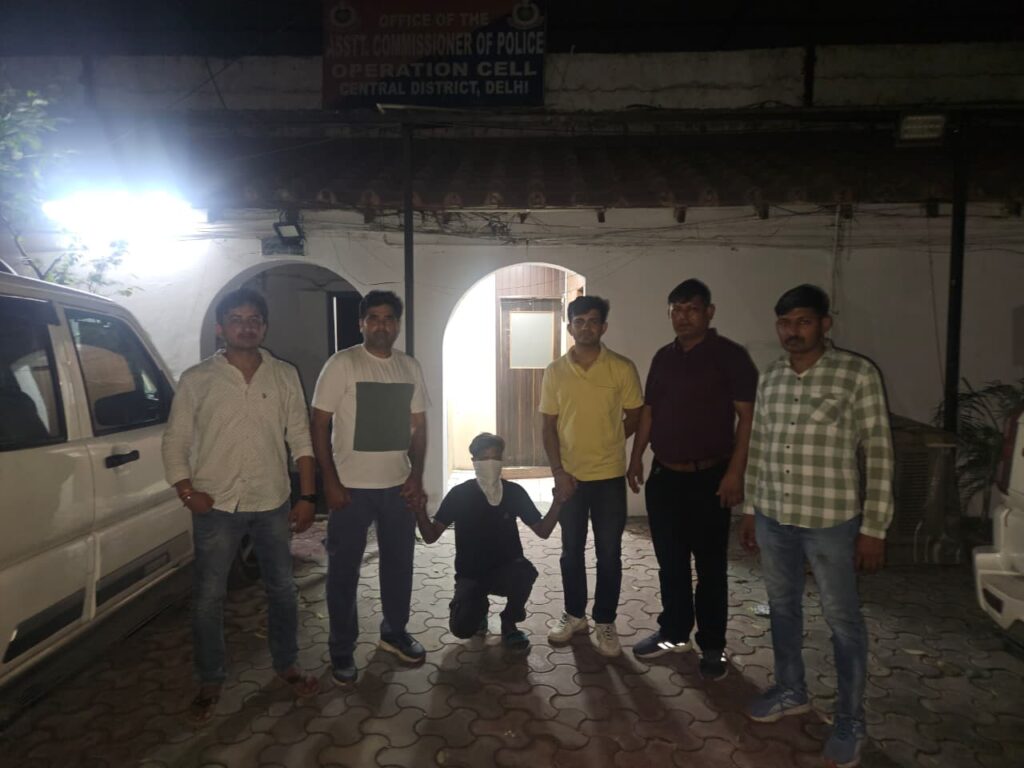 हत्या के प्रयास के वांछित बदमाश को स्पेशल स्टाफ ने 50 कदम की दौड़ के बाद दबोचा