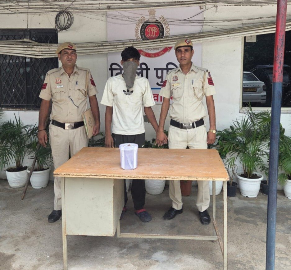दिल्ली के निहाल विहार थाना पुलिस की आर्म्स एक्ट के तहत कार्रवाई;आरोपी सूरज गिरफ्तार