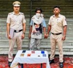 घरों में घुसकर चोरी करने वाला शातिर घरेलू चोर गिरफ्तार, 7 चोरी के मोबाइल बरामद