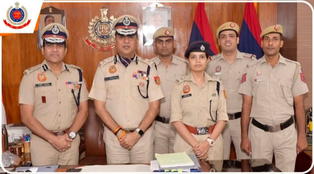 दिल्ली पुलिस की फुर्ती: 60 मिनट में सुलझाया स्नैचिंग केस, आरोपी गिरफ्तार